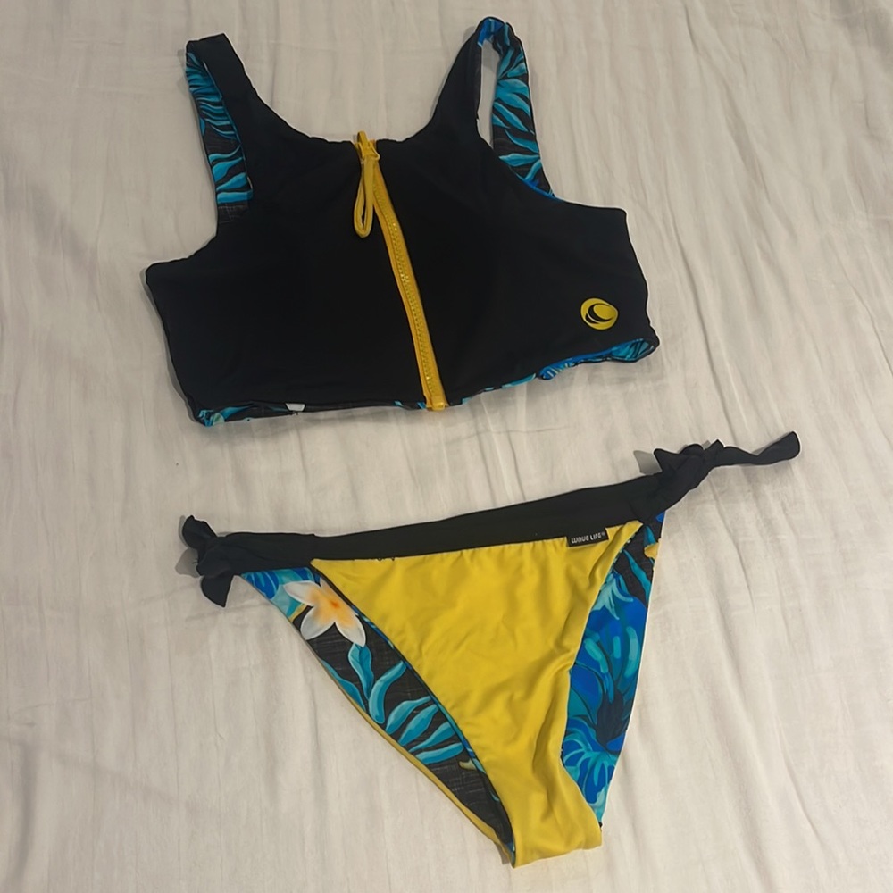 Women size small Wave Life Reversible Bikini LINEN BLOSSOM top and bottom set